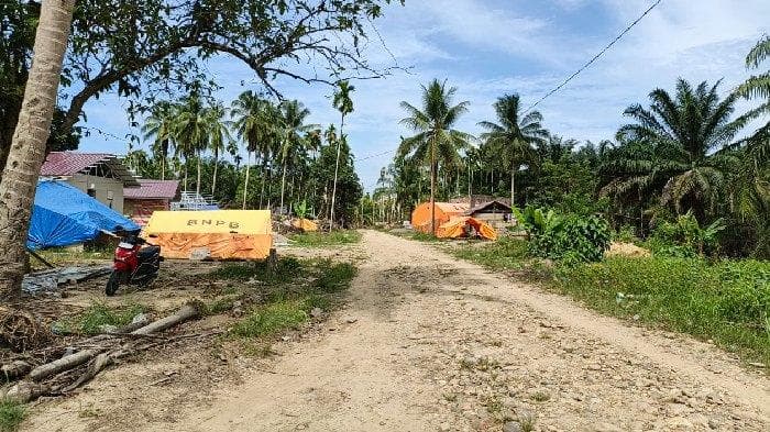 Huntara Terbengkalai di Aceh Timur, Warga Terpaksa Tinggal di Tenda