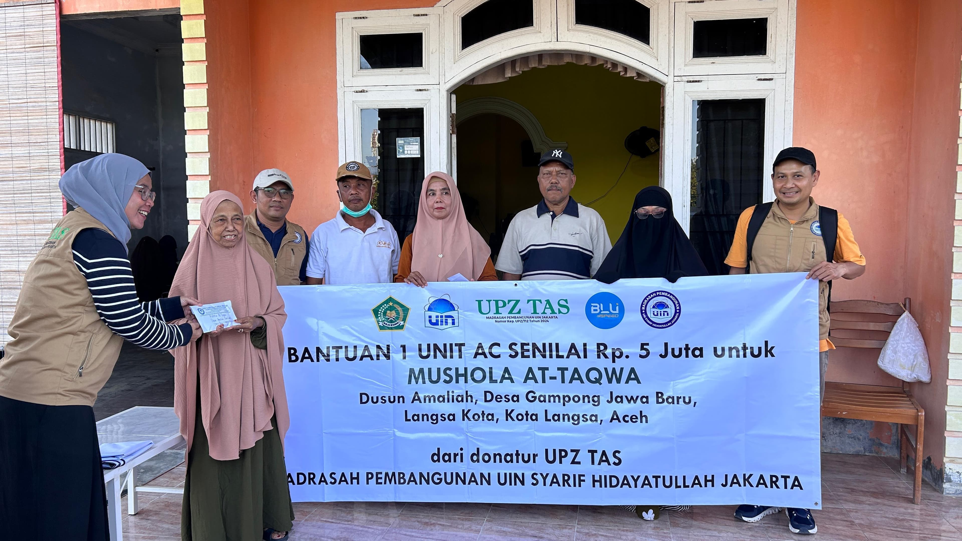UPZ UIN Syarif Hidayatullah Salurkan Rp 200 Juta Bantuan Banjir di Langsa dan Tamiang