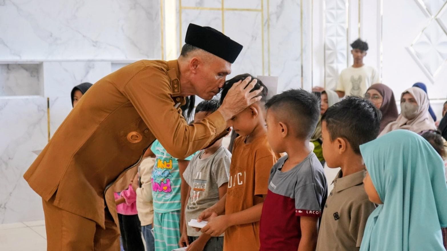 400 Anak Yatim Aceh Barat Daya Terima THR dari BSI dan Pemerintah Abdya
