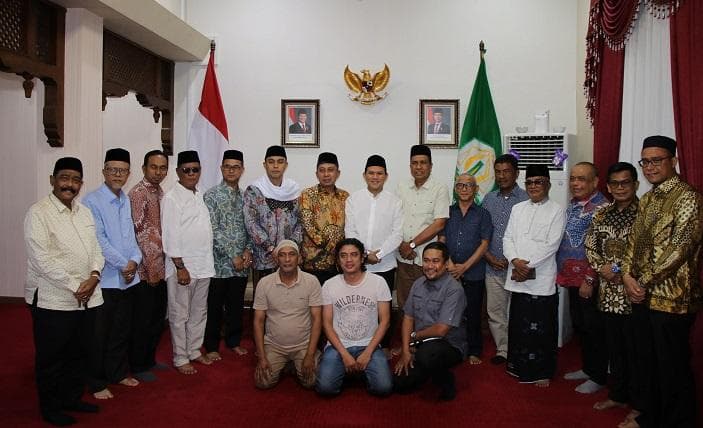 Wagub Aceh Mediasi Konflik Bupati-Wabup Pidie Jaya, Capai Kesepakatan Damai