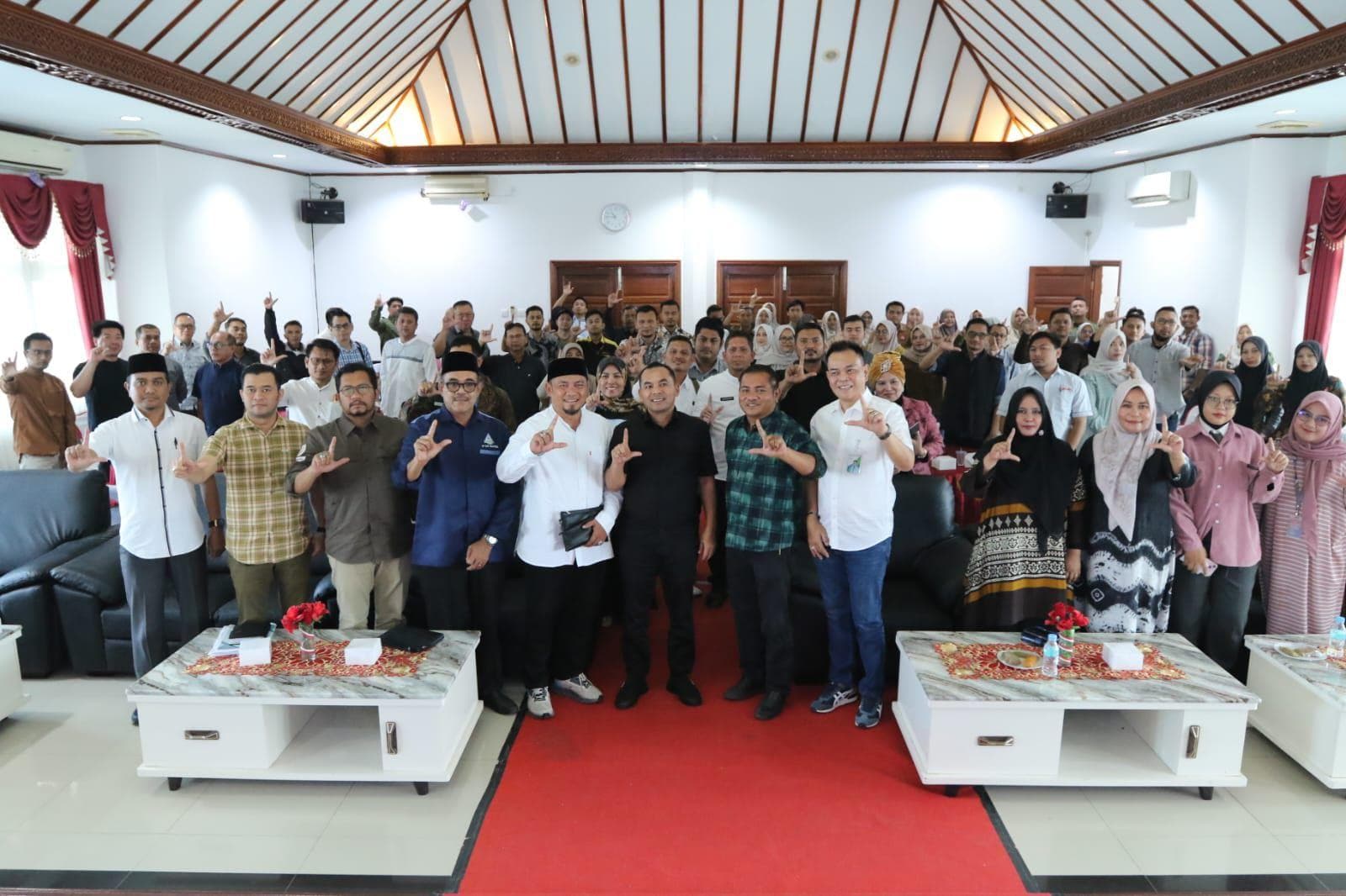 Wali Kota Lhokseumawe Desak Perusahaan Tingkatkan Zakat untuk Kesejahteraan Warga