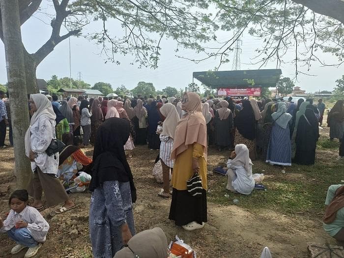 Telur dan Minyak Goreng Laris di Pasar Murah Peusangan Bireuen