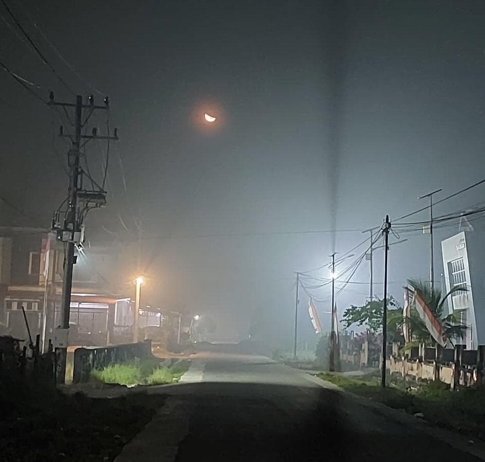 Asap Karhutla Bakongan Aceh Selatan Ganggu Pernapasan Warga Malam Hari