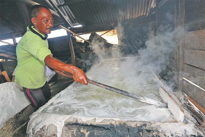 Usaha Garam Rebus Aceh Utara Terancam Punah, Pemerintah Diminta Intervensi