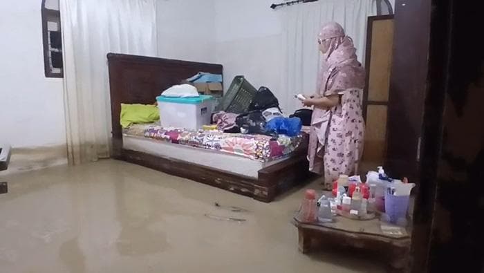 Banjir Luapan Krueng Meureudu Ganggu Jalan Nasional Pidie Jaya