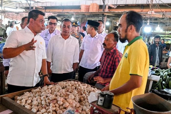 PKL di Badan Jalan Pasar Induk Lambaro Aceh Besar Akan Ditertibkan