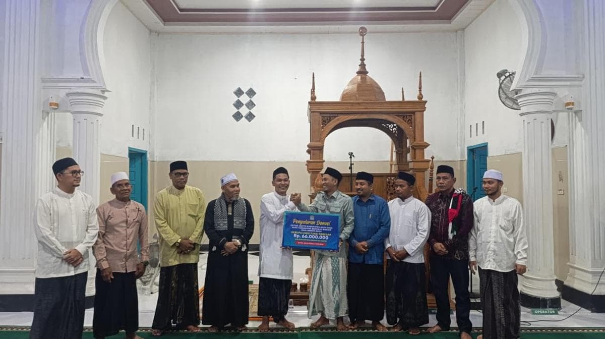 Santri Aceh Jaya Terima Bantuan Rp66 Juta Pasca Bencana Banjir