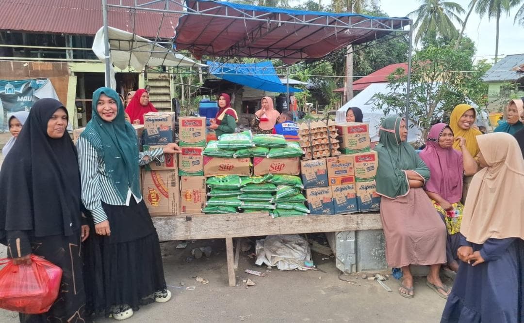 Kebahagiaan Sederhana Bocah Pengungsi Bireuen Dapat Baju Baru dari HRD