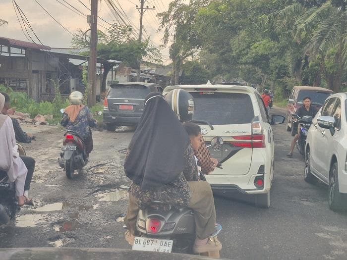 Jalan Nasional Langsa-Aceh Timur Rusak Parah Pasca Banjir, Warga Khawatir