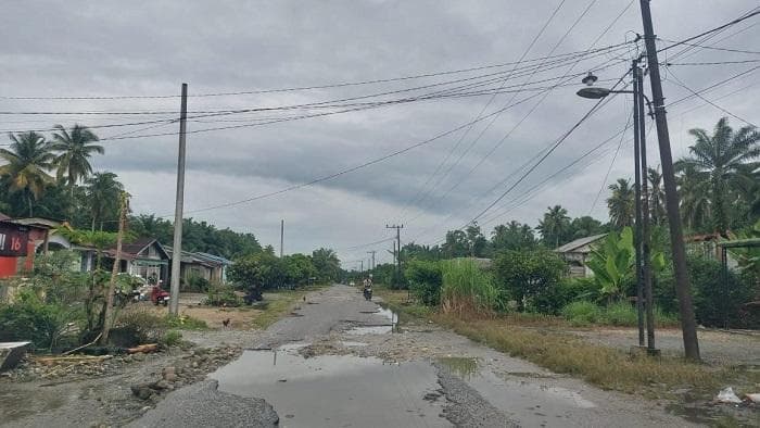 Jalan Rusak Parah di Rundeng, Warga Subulussalam Terancam Kesulitan Akses