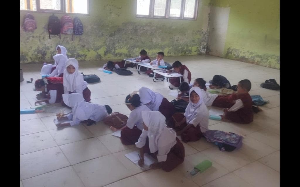 669 Sekolah Aceh Utara Butuh 65 Ribu Kursi Meja Pasca Banjir