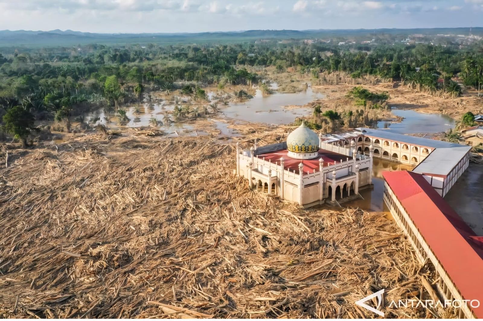 Desak Status Bencana Nasional, Masyarakat Aceh Tamiang Unjuk Rasa ke Kantor Bupati