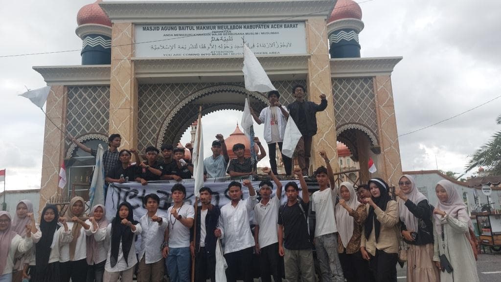 Krisis Kemanusiaan di Aceh, Massa di Meulaboh Tuntut Bantuan Asing Diizinkan Masuk