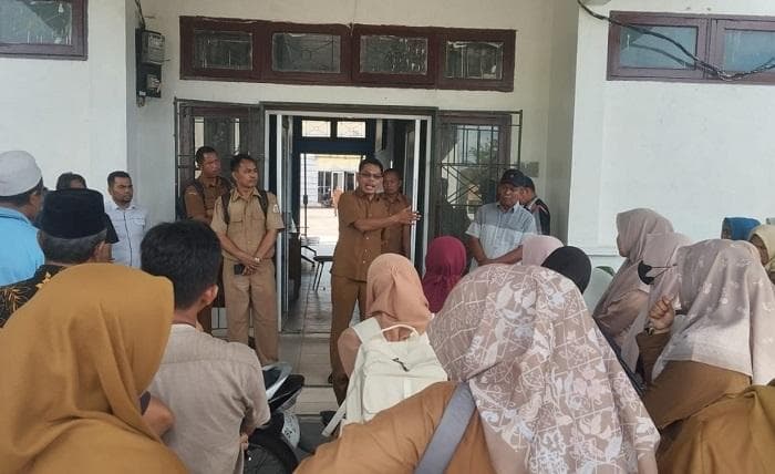 Guru Singkil Pertanyakan Bantuan Banjir Tahap 2, Dinas Minta Sabar