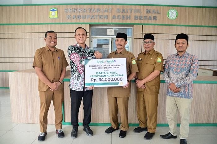 Bank Aceh Cabang Jantho Serahkan Zakat Rp 34 Juta untuk Kemaslahatan Umat