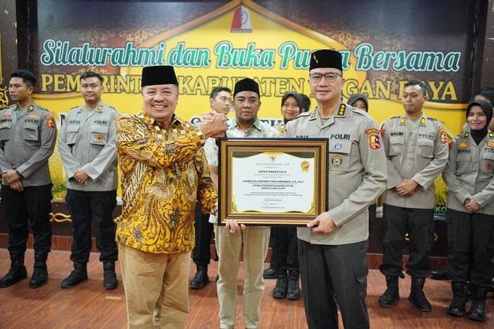 20 Mahasiswa STIK-PTIK Polri Terima Penghargaan atas Pengabdian di Nagan Raya Pasca Bencana