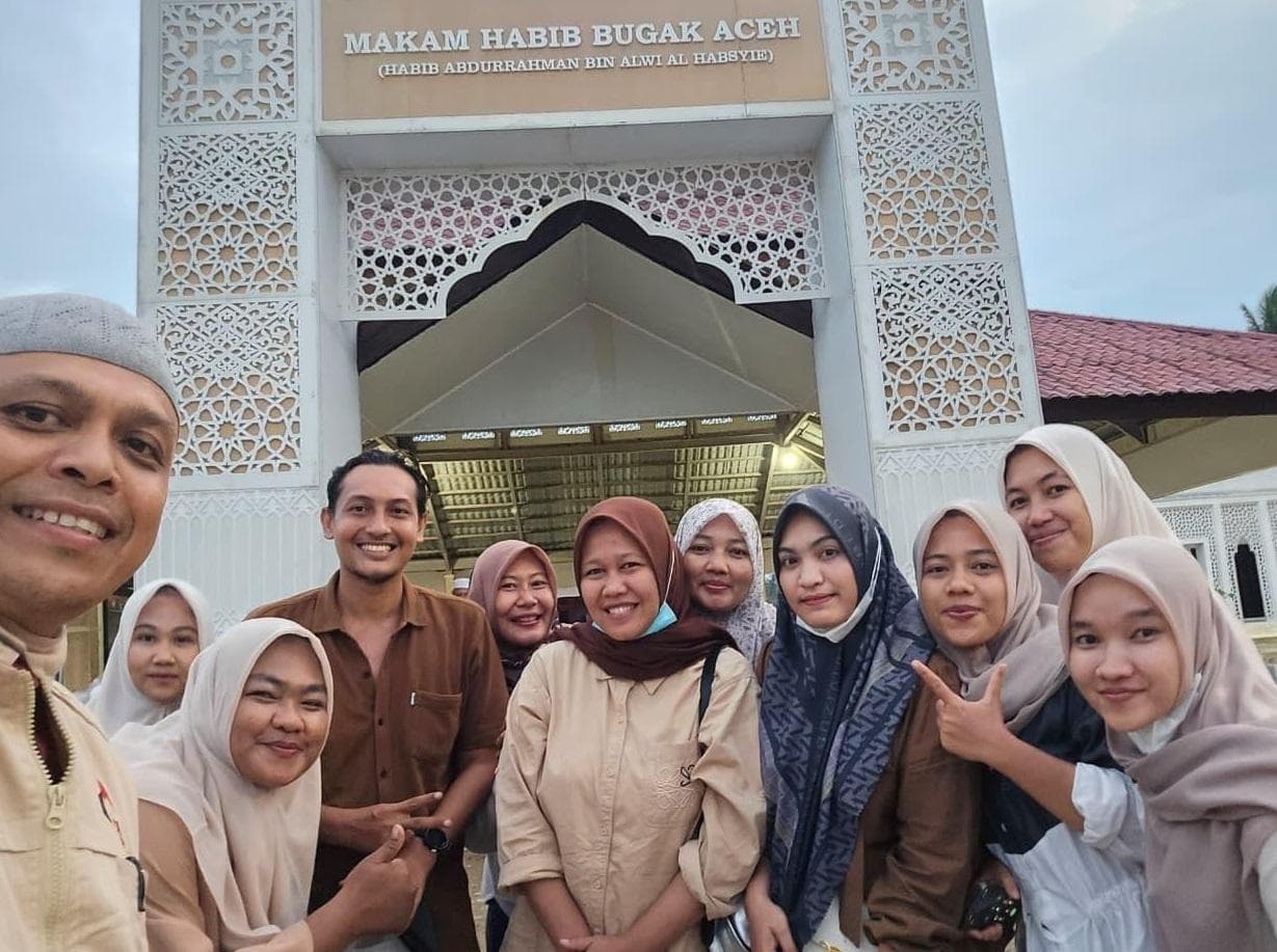 Relawan Medis FDP Ziarah Makam Habib Bugak untuk Semangat Kembali