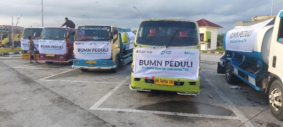 BSI Kirim 25 Mobil Tangki Air Bersih ke Sejumlah Daerah Bencana