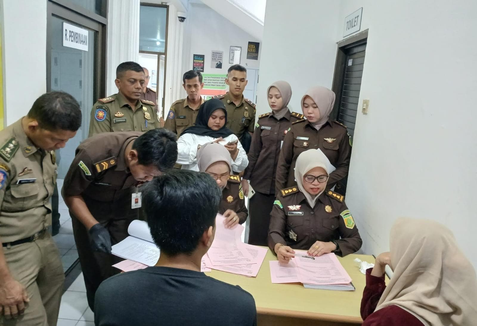 Pasangan Berzina di Laundry Banda Aceh Diserahkan ke Jaksa, Terancam 100 Cambuk