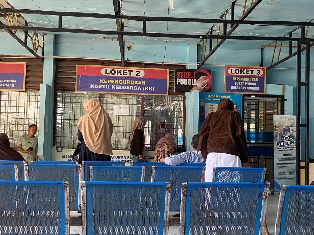 Disdukcapil Aceh Selatan Layani Warga di Hari Pertama Ramadhan