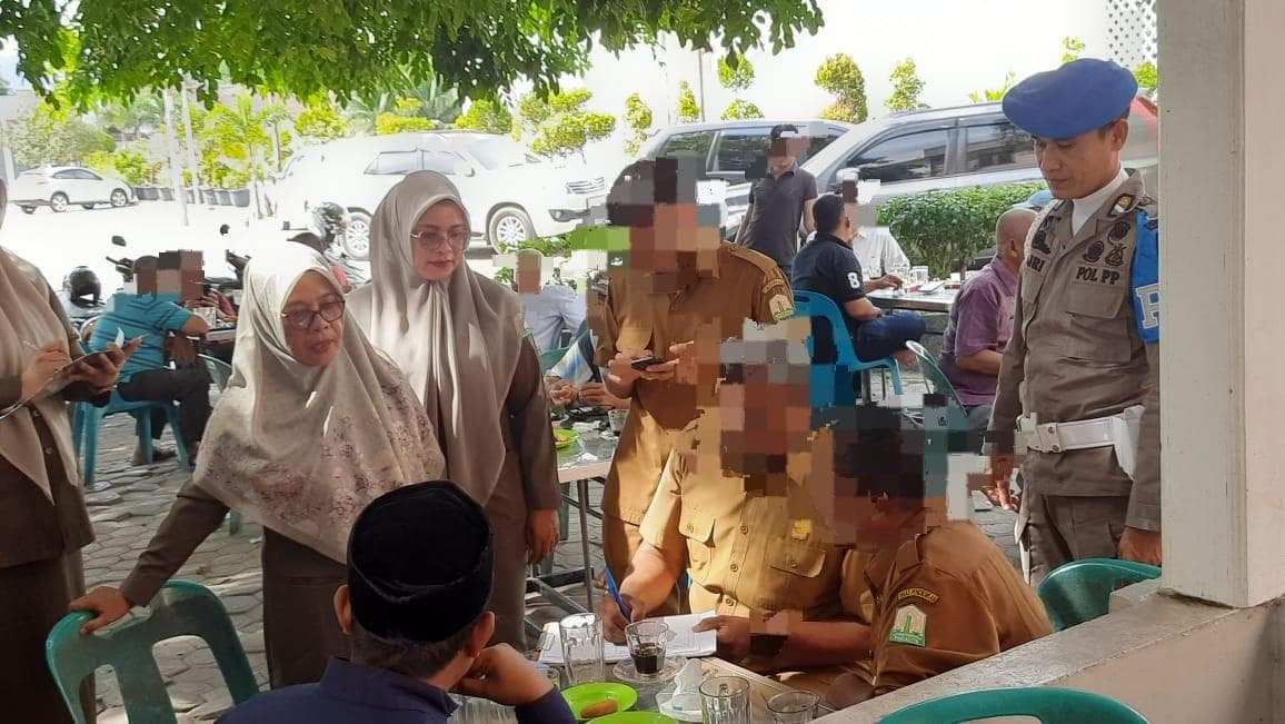 5 ASN Banda Aceh Terjaring Razia Satpol PP-WH di Warkop Saat Jam Kerja