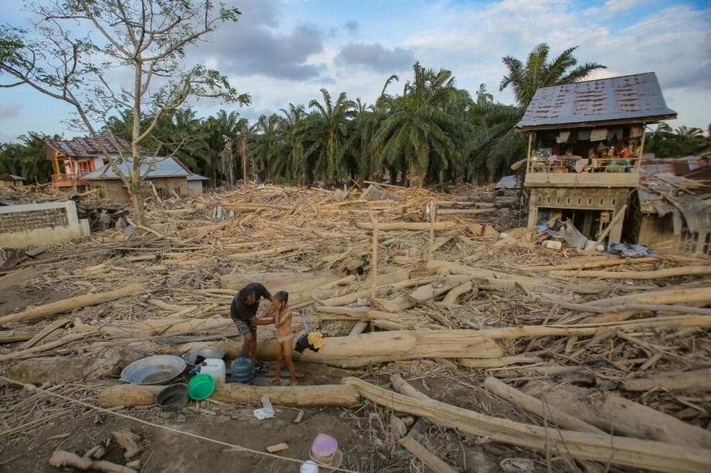 Solidaritas Nasional untuk Korban Banjir Aceh: 6 Truk Bantuan Dikirim