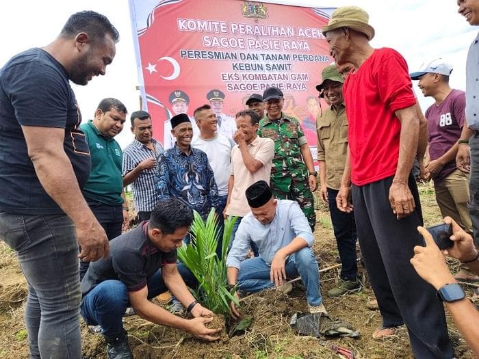 Bupati Aceh Jaya Resmikan Kebun Sawit Eks Kombatan GAM untuk Kesejahteraan