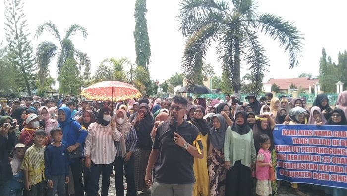 Massa Pita Kuning Desak DPRK Aceh Singkil Sahkan APBK 2026 Segera
