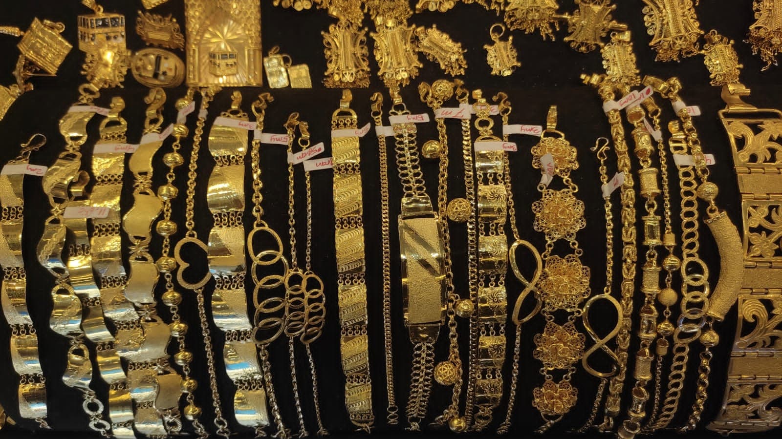 Harga Emas di Pasar Aceh Naik Signifikan Akibat Konflik AS-Iran