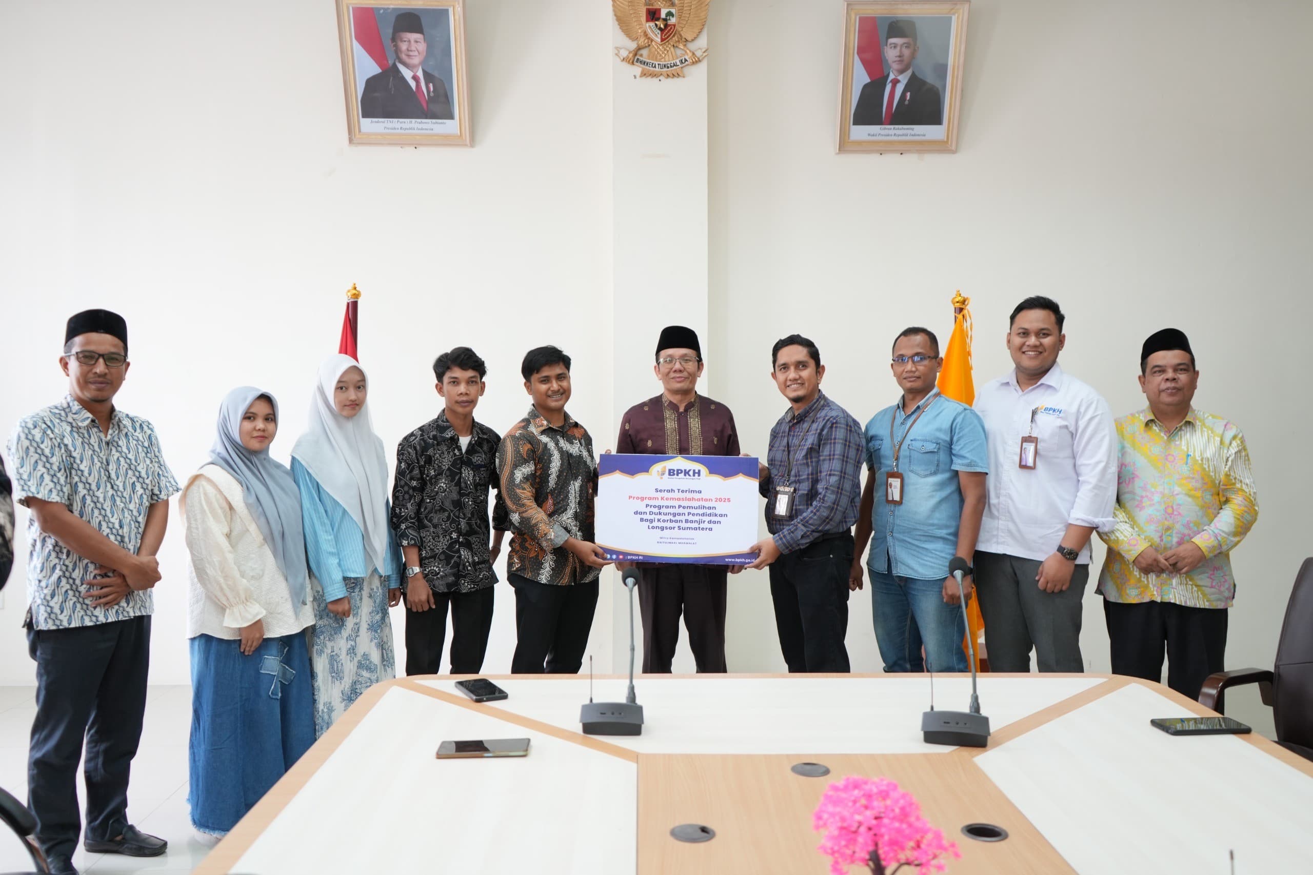 15 Mahasiswa UIN Lhokseumawe Terima Bantuan Pendidikan Pasca Banjir