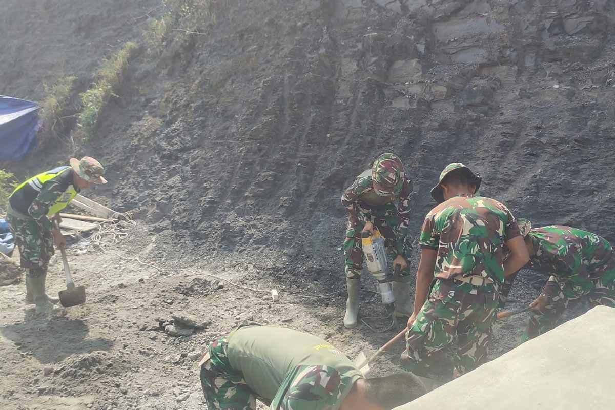 TNI Bangun Jembatan Gantung di Aceh Tengah, Buka Akses Antardesa