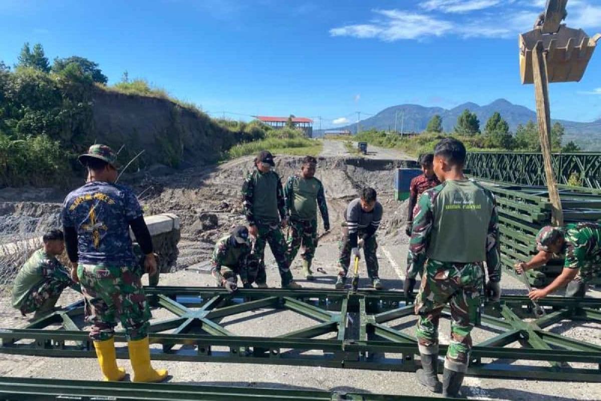 TNI Bangun Jembatan Bailey di Bener Meriah untuk Pemulihan Pasca Bencana