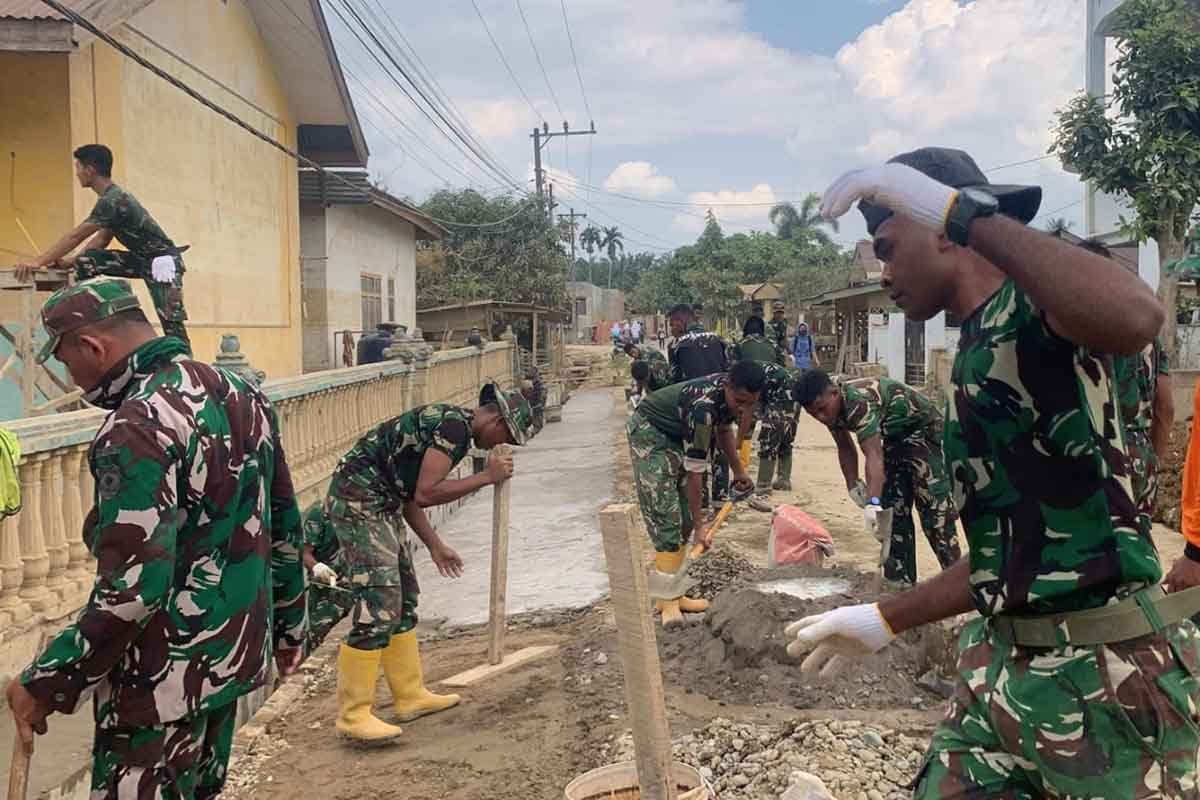 TNI Perbaiki SDN Sungai Liput untuk Pemulihan Pendidikan Pasca Bencana di Aceh Tamiang