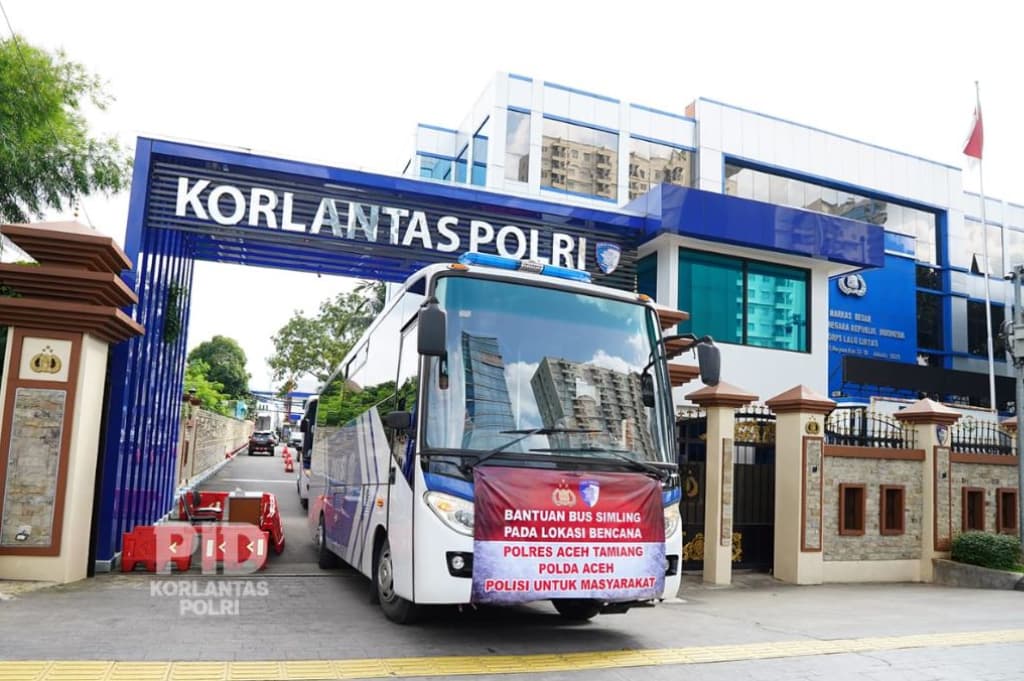 Korlantas Polri Kirim 2 Bus SIM Keliling Bantu Warga Aceh Tamiang Pascabencana