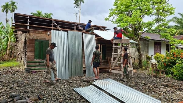 TNI Bangun RTLH dan MCK untuk Warga Nagan Raya, Tingkatkan Kualitas Hidup