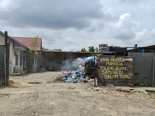 Sampah Meluber di Aceh Timur: DLH Minta Pedagang Ubah Kebiasaan