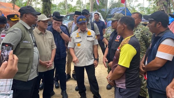 Mendagri Tinjau Pengungsi Banjir Aceh Utara, Minta Huntara Dipercepat