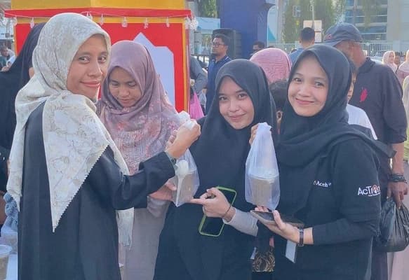 200 Paket Ie Bu Peudah Dibagikan Gratis di Peukan Raya Ramadhan Banda Aceh
