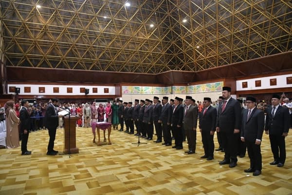 Gubernur Mualem Lantik Sejumlah Pejabat Eselon II