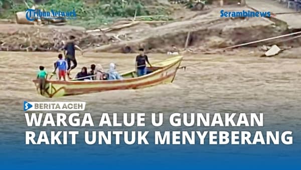 Warga Bireuen Terisolasi, Jembatan Putus Pakai Perahu Seikhlasnya
