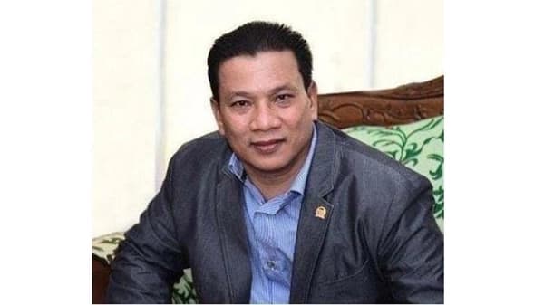 Tanggul Pante Labu–Rumo Rayeuk Putus, Anak Sekolah Terpaksa Naik Rakit