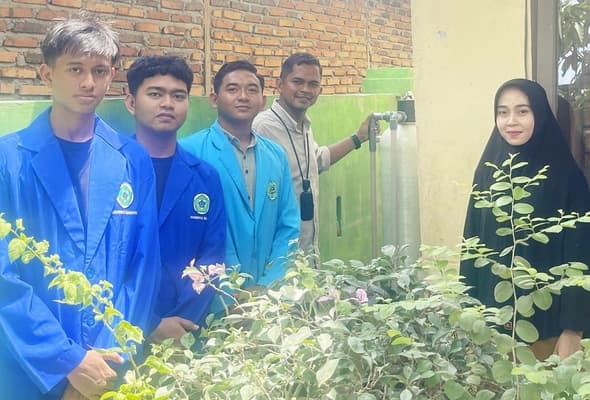 Tim Unsam Langsa Pasang Filter Air Bersih untuk Polindes Terdampak Banjir di Aceh Tamiang