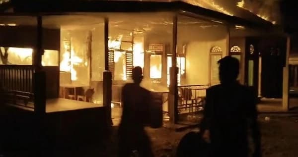 Rumah Warga Jeunieb-Bireuen Terbakar Saat Shalat Tarawih, Barang Dagangan Ludes