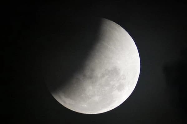 Warga Lhokseumawe Padati Pengamatan Gerhana Bulan Total di UIN Sultanah Nahrasiyah