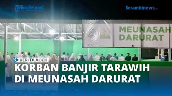 Warga Pidie Jaya Shalat Tarawih di Meunasah Darurat Pasca Banjir