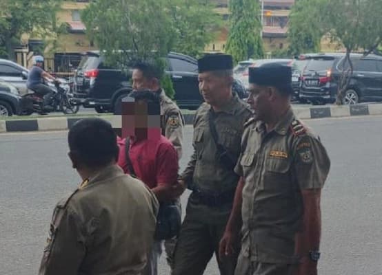Satpol PP-WH Banda Aceh Tertibkan Pengemis di Simpang Jambo Tape