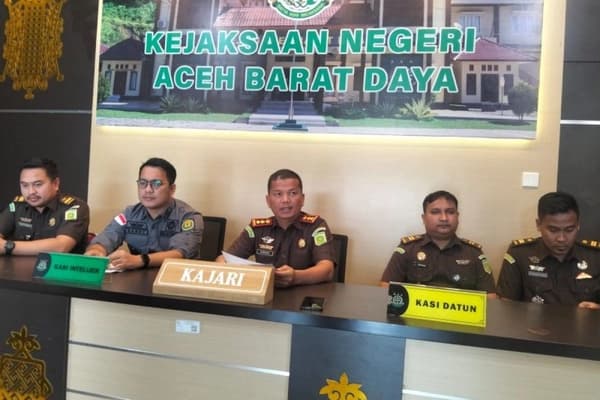 Dua tersangka korupsi proyek pabrik es DKP Abdya ditahan, kerugian Rp715 juta